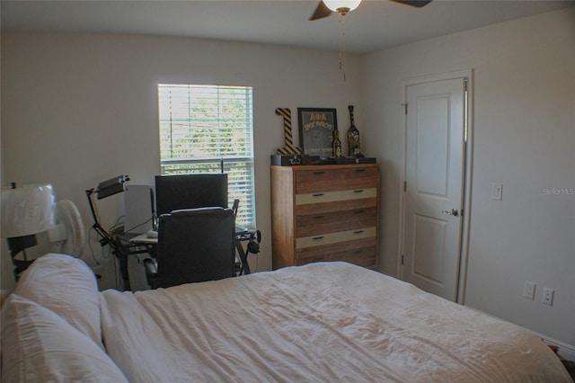 bedroom featuring ceiling fan