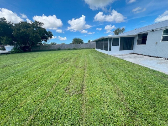 view of yard featuring a patio