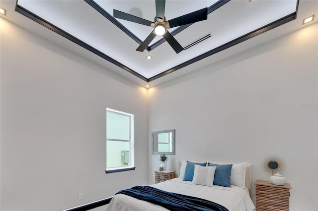 bedroom with ceiling fan