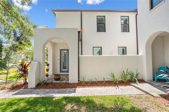 4606 W Fig St Unit 4, Tampa, FL 33609 - view of front facade with stucco siding