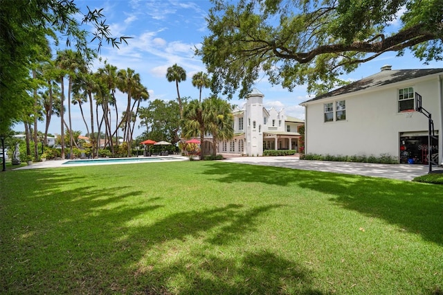 view of yard with a patio