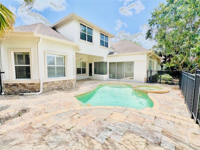1227 Toscano Dr, Trinity, FL 34655 - view of swimming pool featuring a patio area and a pool with connected hot tub
