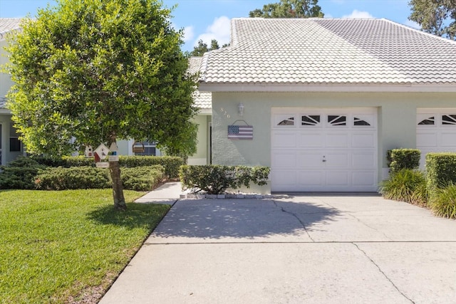 view of front of home with a front lawn