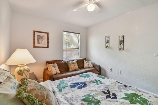 bedroom with ceiling fan