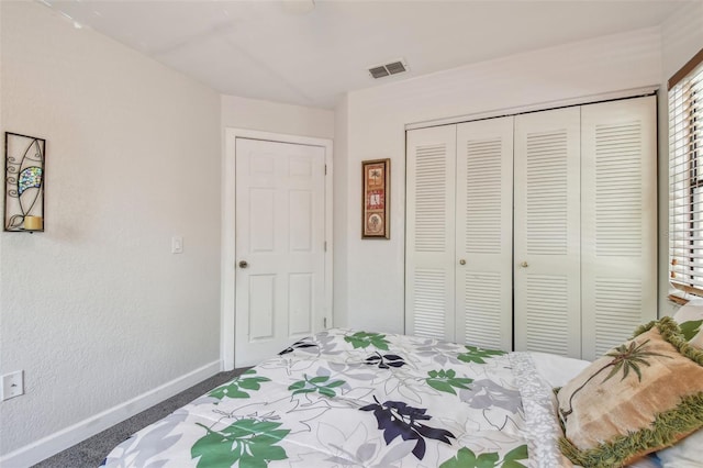 bedroom featuring a closet