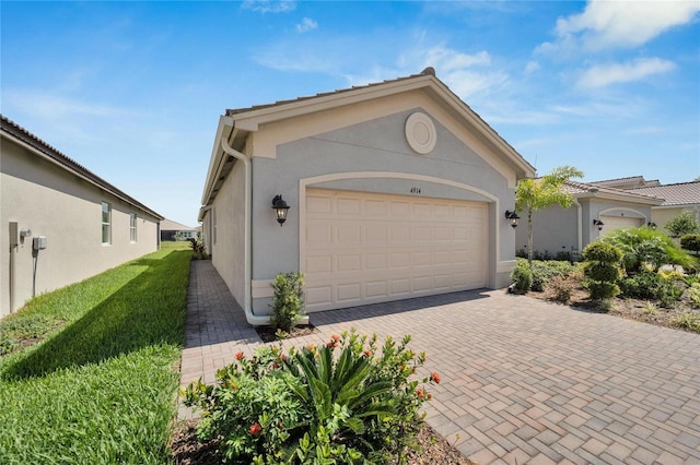 exterior space featuring a lawn