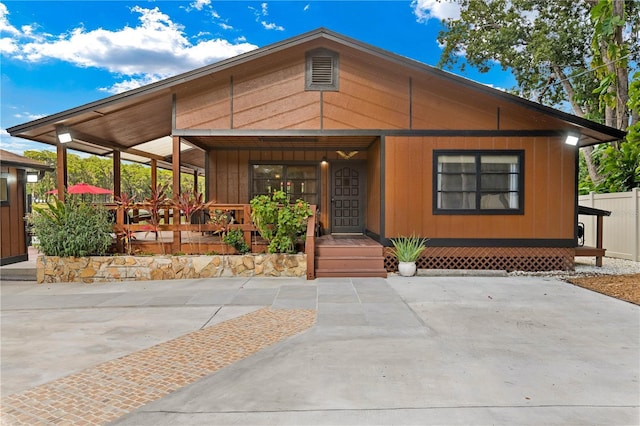 view of front of house with a porch