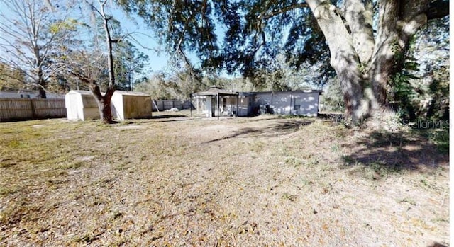 view of yard with a shed