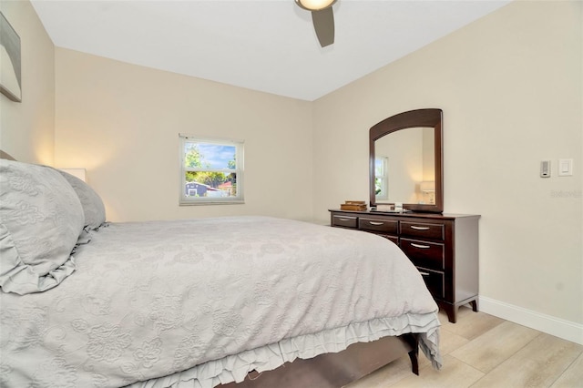 bedroom featuring ceiling fan