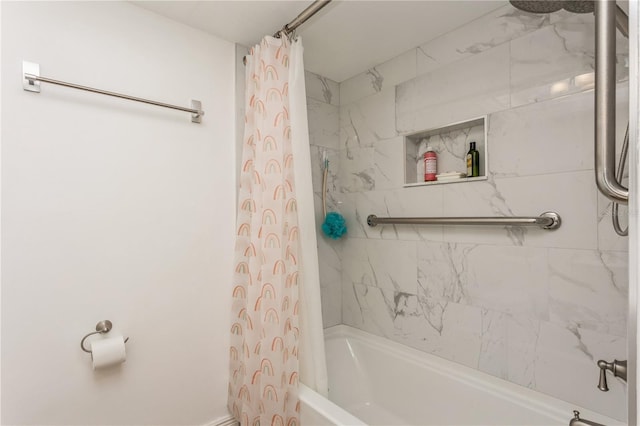 full bath with shower / bath combo with shower curtain