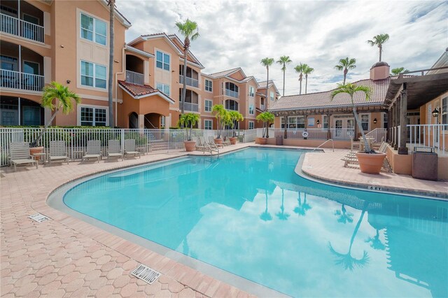 view of swimming pool