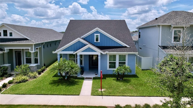 view of front facade with a front lawn