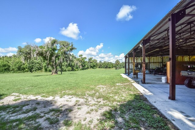 view of yard featuring a patio