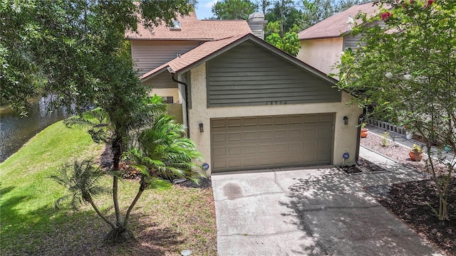 view of front of property with a front yard