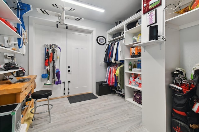 view of spacious closet