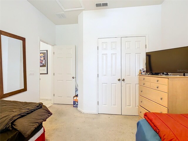 bedroom with a closet