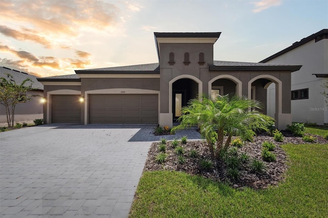 view of front facade with a garage