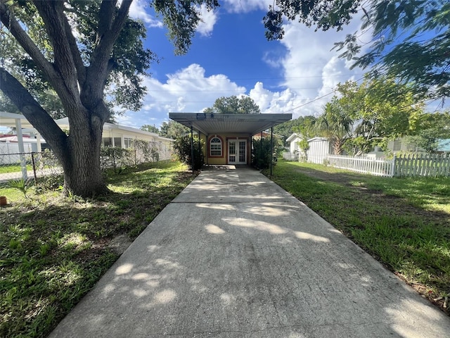 view of front of property with a front yard