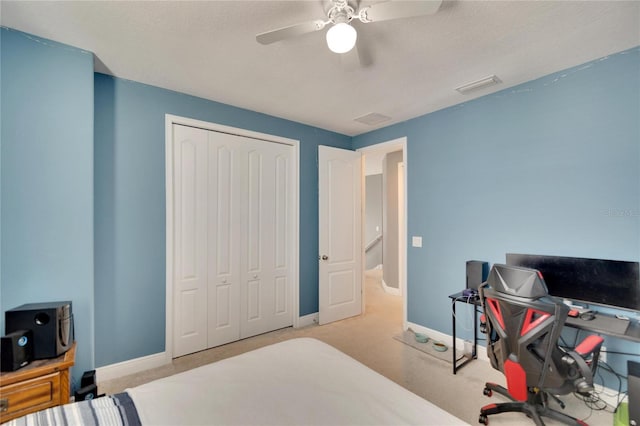 bedroom featuring a closet and ceiling fan