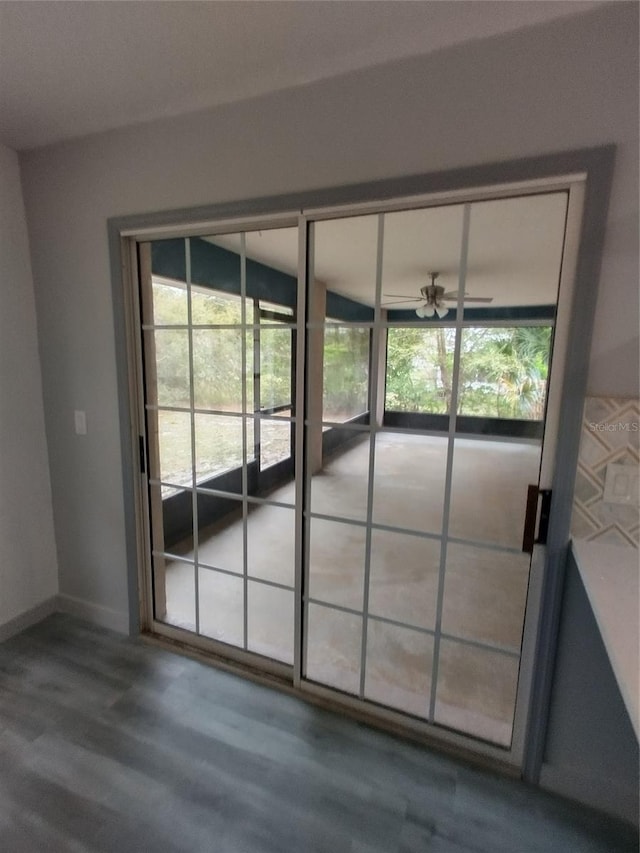 entryway featuring ceiling fan