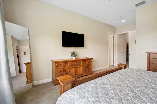 bedroom featuring baseboards, visible vents, carpet floors, and recessed lighting