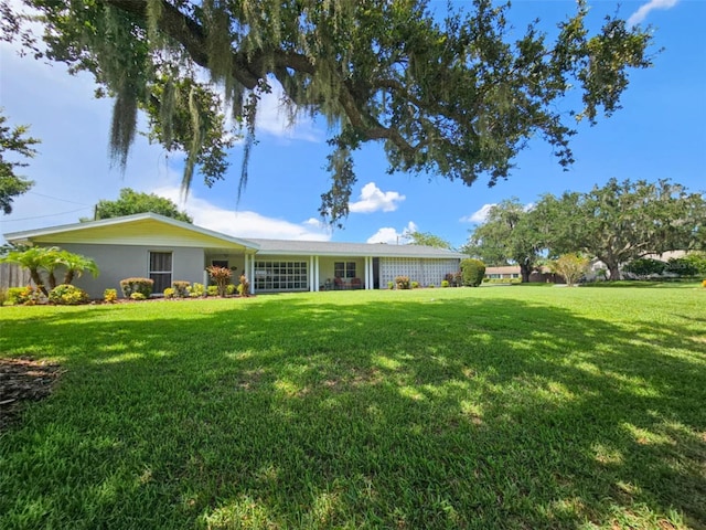 exterior space featuring a lawn