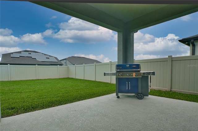 view of yard featuring a patio area