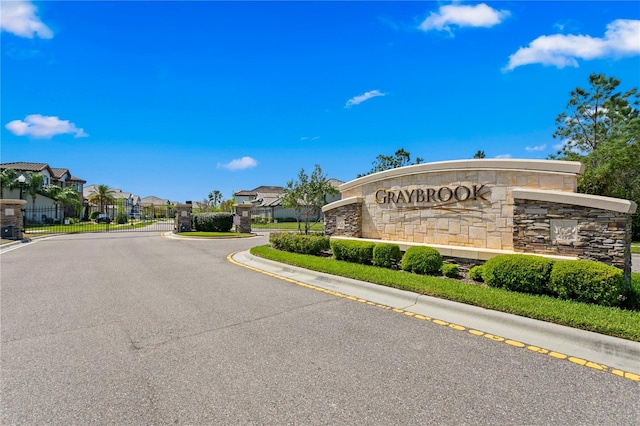 view of community / neighborhood sign