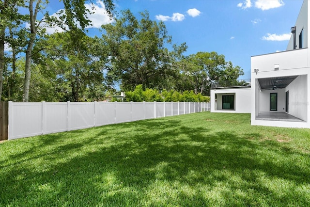 view of yard featuring a patio area