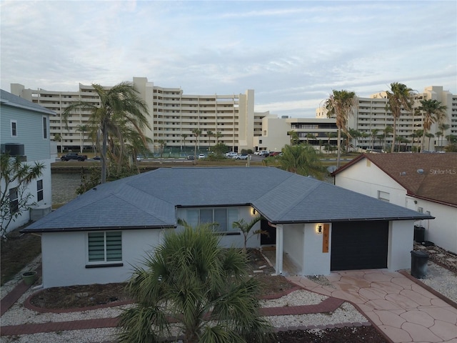 view of front facade featuring a garage