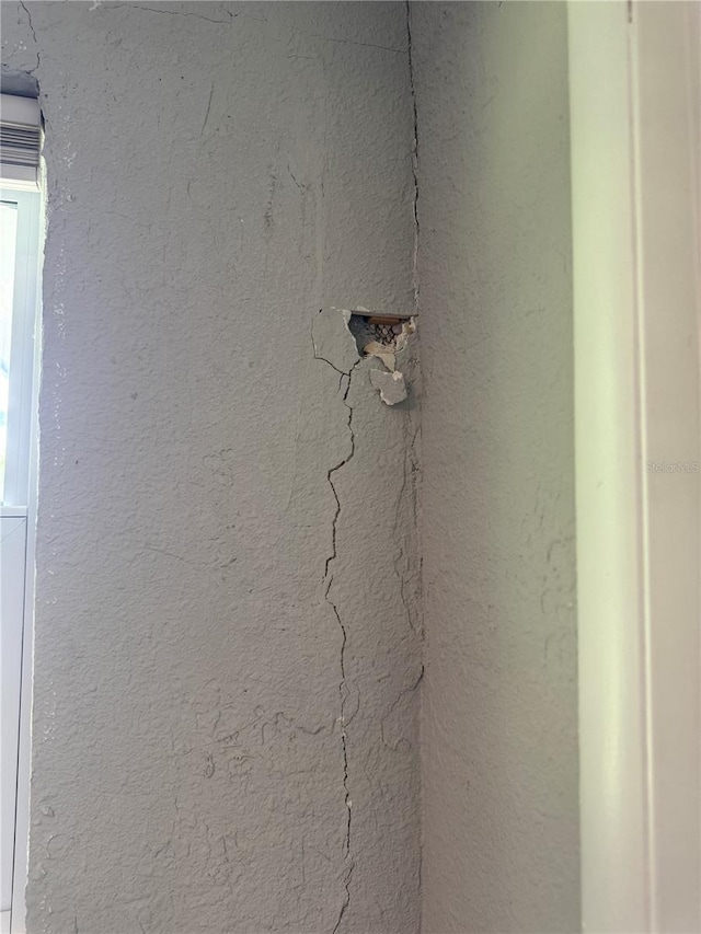 room details featuring a textured wall