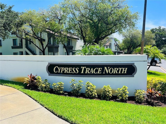 view of community / neighborhood sign