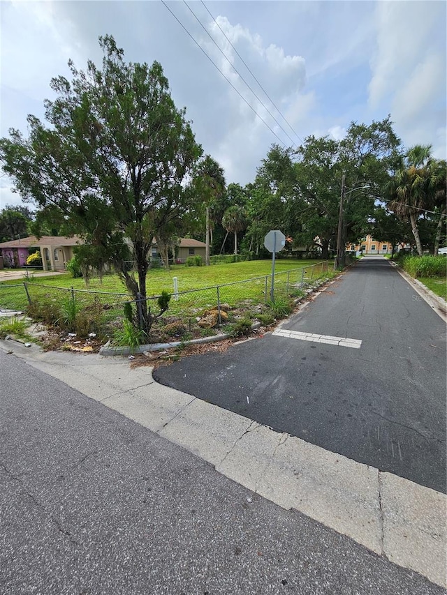 Listing photo 3 for 1626 22nd St, Sarasota FL 34234