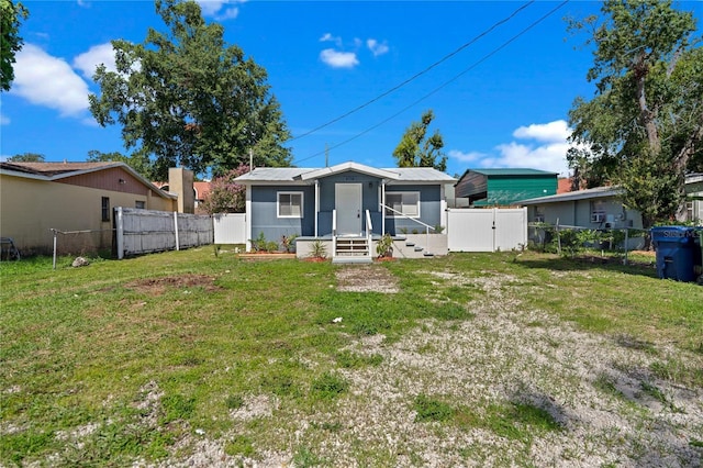 view of front facade featuring a front yard