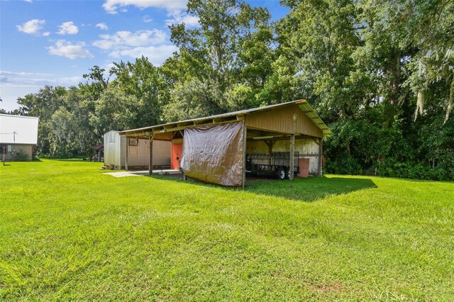 exterior space featuring a lawn