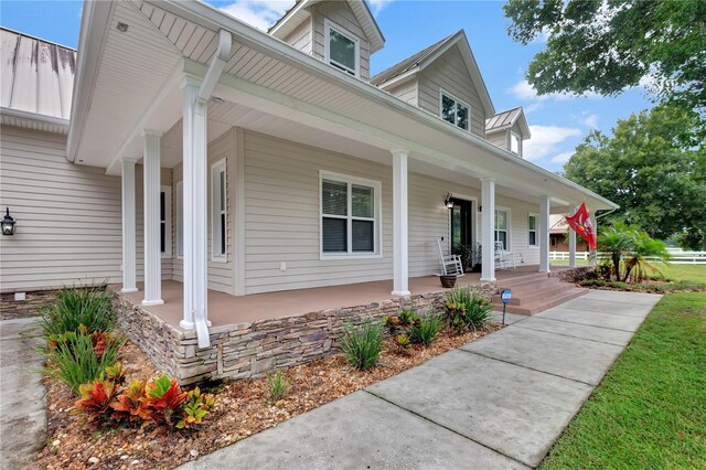 view of front of home with covered porch