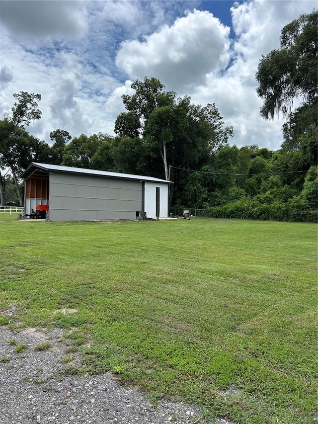 view of yard featuring a carport