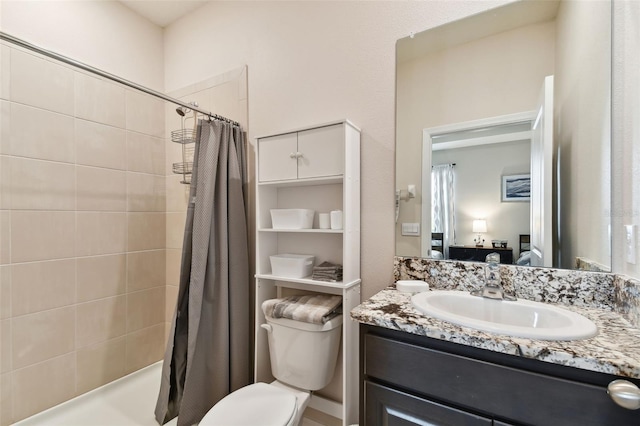 full bathroom featuring shower / bathtub combination with curtain, toilet, and vanity