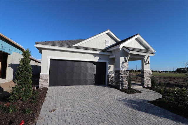 view of front facade featuring a garage