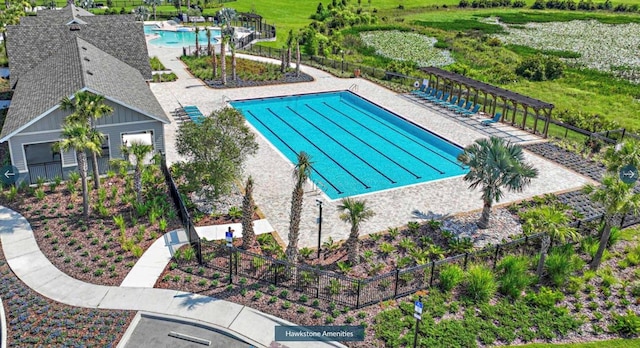 view of swimming pool