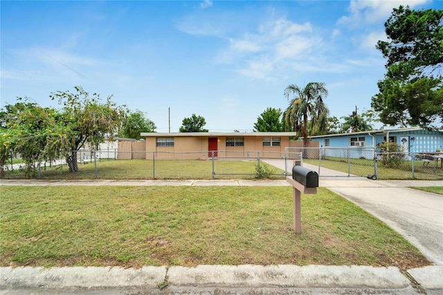 view of front of house featuring a front yard