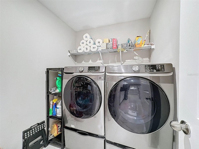 laundry area featuring washer and clothes dryer