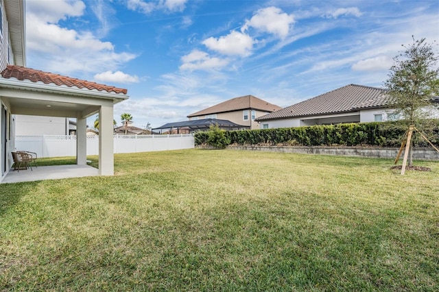 view of yard featuring a patio area