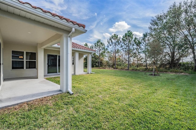 view of yard with a patio area