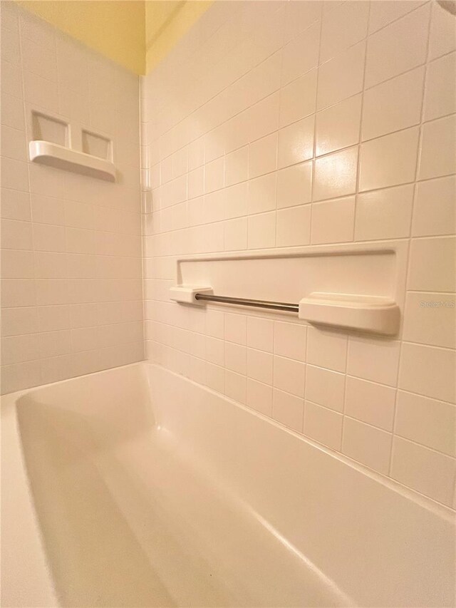 761 Tremont Greens Ln Unit 61, Sun City Center, FL 33573 - view of bathroom