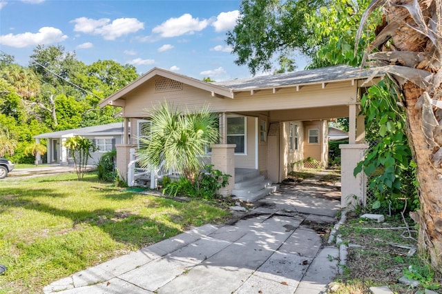 view of front of house with a front yard