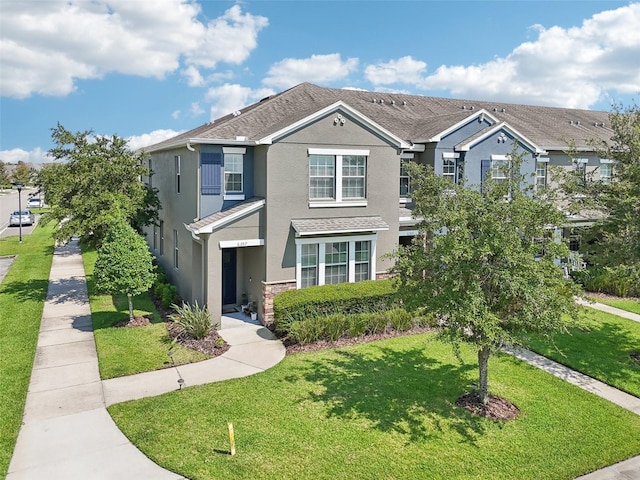 view of front of property with a front yard