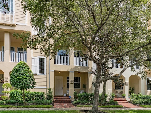 view of front of house