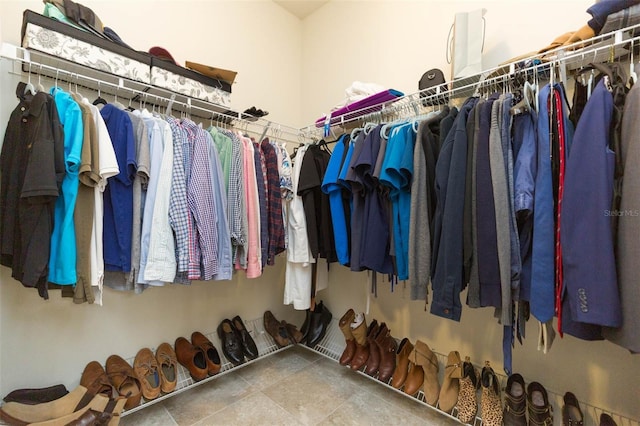 view of spacious closet