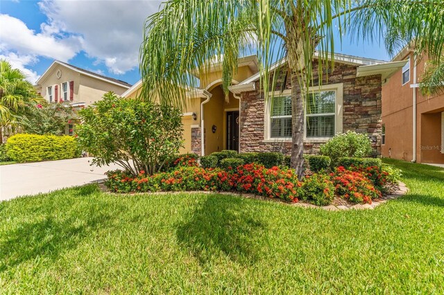 view of front of property with a front yard